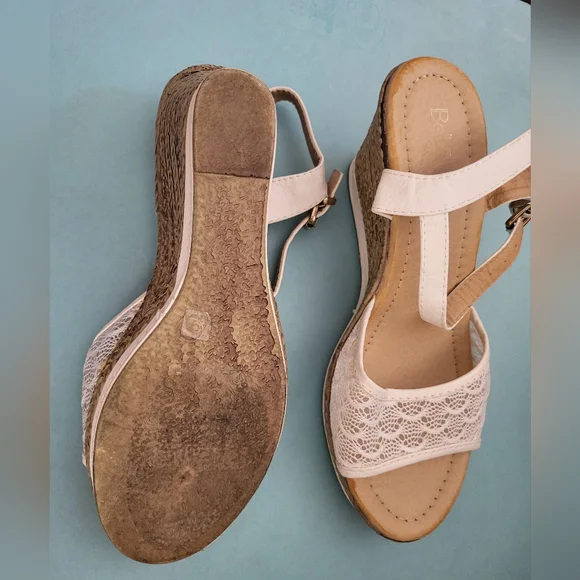 Pretty White Lace Wedge Sandals sz 10 - Picture 5 of 5